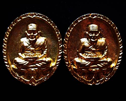 หลวงปู่ทวดพิมพ์เปิดโลก หลวงปู่ชื้น วัดญาณเสน เมตตาอธิฐานจิต ปี ๒๕๔๓ (2 องค์)