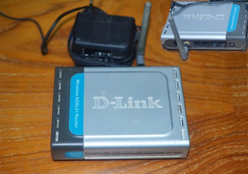 Wireless ADSL2+ Router  D-LINK รุ่น DSL 2640T พร้อมอแด็ปเตอร์ 