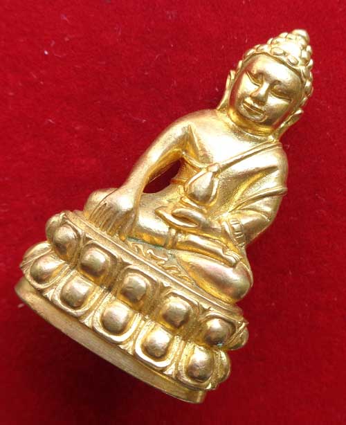 ((((พระกริ่งมหามงคล ๘ รอบ ((เนื้อทองทิพย์กะหลั่ยทอง อุดชานหมาก+ตะกรุดทอง+เม็ดกริ่ง)) ๑ ใน ๔๙๙๙ องค์ 
