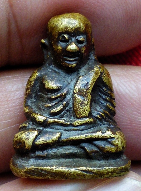 หลวงพ่อเงินพิมพ์นิยม สวยๆ...