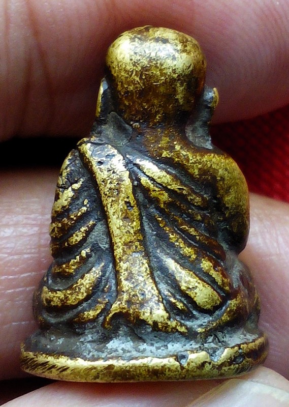 หลวงพ่อเงินพิมพ์นิยม สวยๆ...