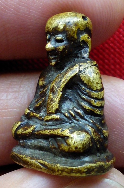 หลวงพ่อเงินพิมพ์นิยม สวยๆ...