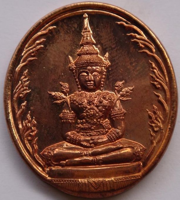 หลวงปู่ทวดหลังพระแก้วมรกตสวยๆเคาะเดียว2