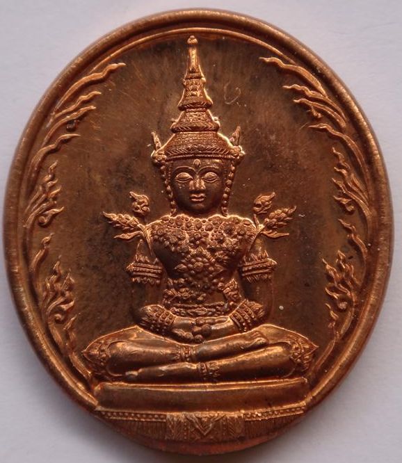 หลวงปู่ทวดหลังพระแก้วมรกตสวยๆเคาะเดียว4