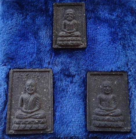 หลวงปู่ทวด กองทุน เนื้อว่านชุด3องค์ วัดช้างให้ปี35 เคาะ เดียว 