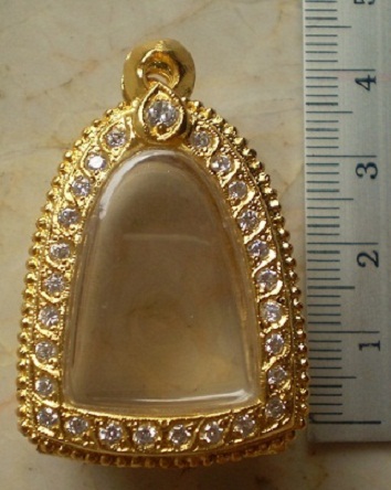 ตลับเงินล้อมเพชร  ชุบทองแท้ ใส่รูปหล่อเล็ก เคาะเดียว 