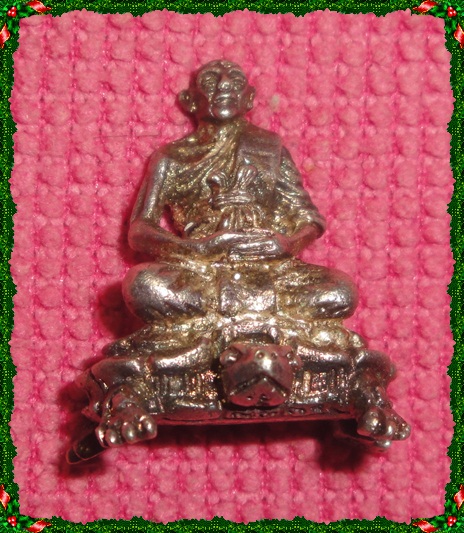 หลวงปู่หลิวลอยองค์ขี่เต่า รุ่นลาภยศ เนื้อเงิน