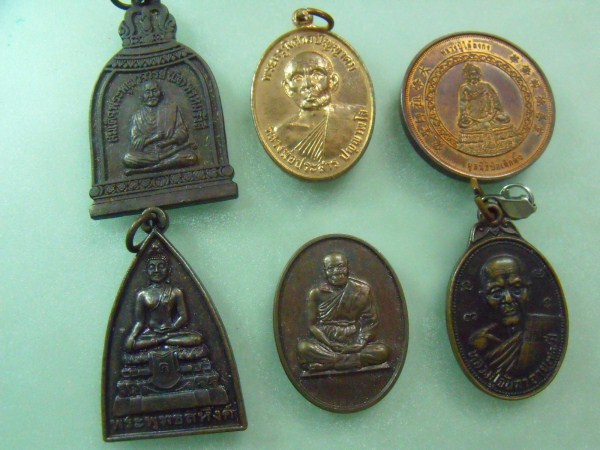 ยกแผงชุดพระเหรียญ 6 องค์ ชุดที่ 2