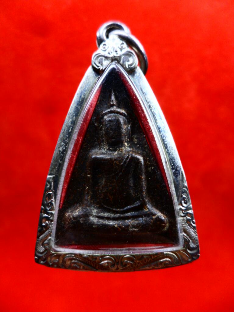 นางพญาพระอาจารย์ฝั้น ปี19 หลังมะอะอุ เลี่ยมเงิน พร้อมใช้