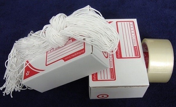 ลายดอกไม้ 300 บาท///กล่องไปรษณีย์ไดคัทสีขาว No. 0 ขนาด 11*17*6ซม. + เชือก เทปกาวใสม้วนใหญ่