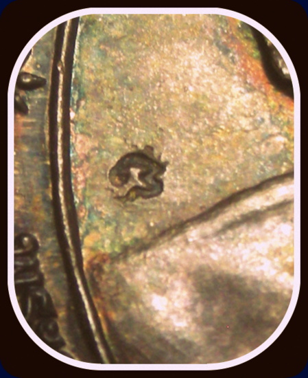 หลวงพ่อแช่ม  รุ่นหลังคาระเบิด(เนื้อเงิน) สวยกริ๊ป