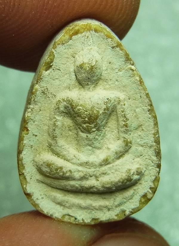 พระกลีบบัว หลวงปู่สี วัดเขาถ้ำบุญนาค ปี 2517 จ.นครสวรรค์