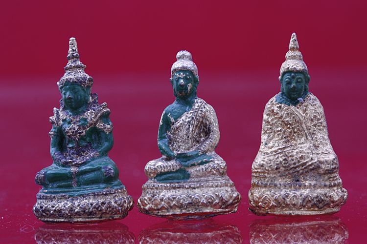 รูปหล่อพระแก้วมรกต 3 ฤดู พร้อมกล่องเดิม