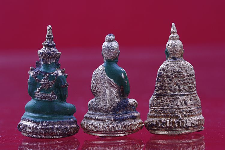 รูปหล่อพระแก้วมรกต 3 ฤดู พร้อมกล่องเดิม