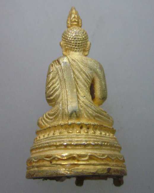 รูปหล่อพระพุทธ ไม่ทราบที่ครับ