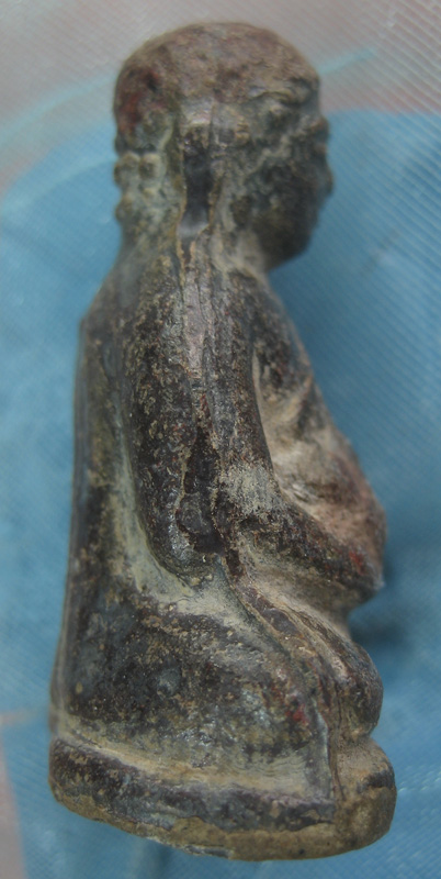 สังกัจจาย กรุวัดเชิงท่า สนิมแดง  พิมพ์ฐานเตี้ย 