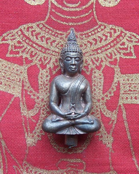 @ ยอดธงรุ่นเลื่อนสมณศักดิ์ หลวงพ่อตัด วัดชายนา จ.เพชรบุรี @