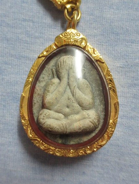 หลวงปู่โต๊ะ จัมโบ้ 2 เนื้อใบลาน + กล่องเดิม + บัตรรับรอง + เลี่ยมทองหนาๆ