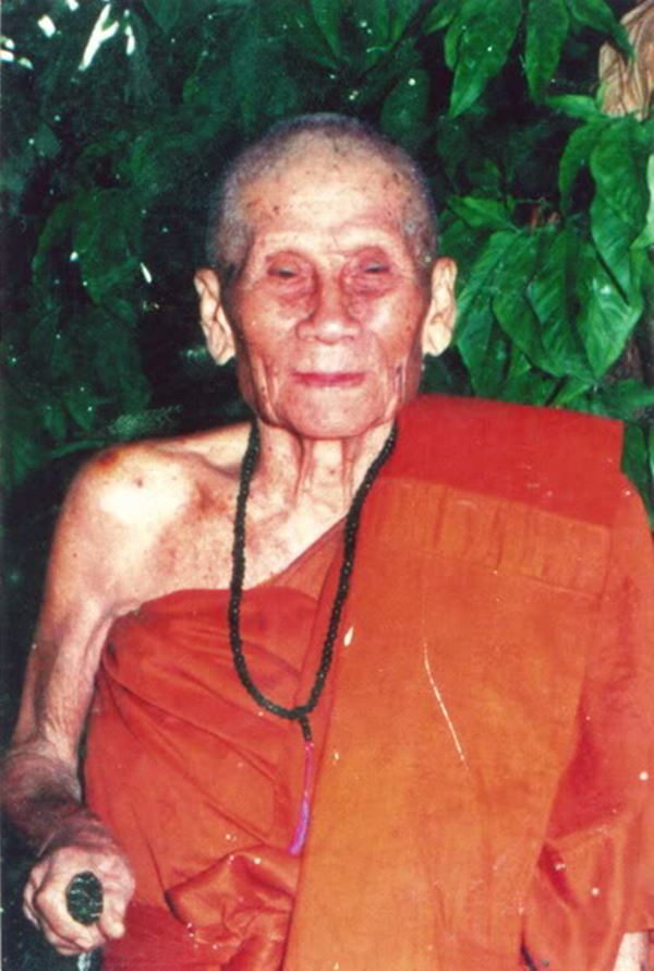 พระแก้วฟ้าหลั่ง สุริยรังสี ติด เกศา ครูบาอิน ปี 2542