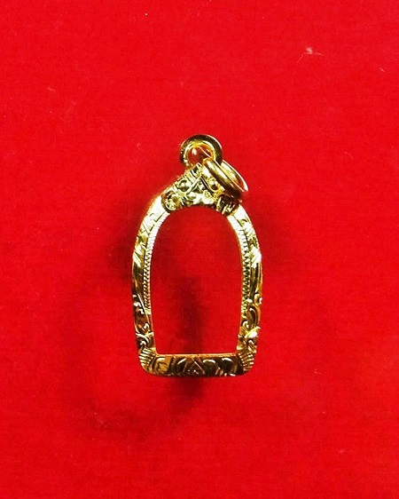 กรอบทองคำปรกจ้อย หลวงปู่ทิม/ปรกรุ่นแรกน้ำหนัก 0.76 ราคา 1400 ค่ะ สวยๆ น่าใช้ค่ะ