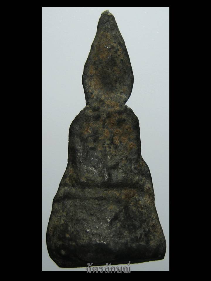 พระเชียงรุ้งสนิมแดง