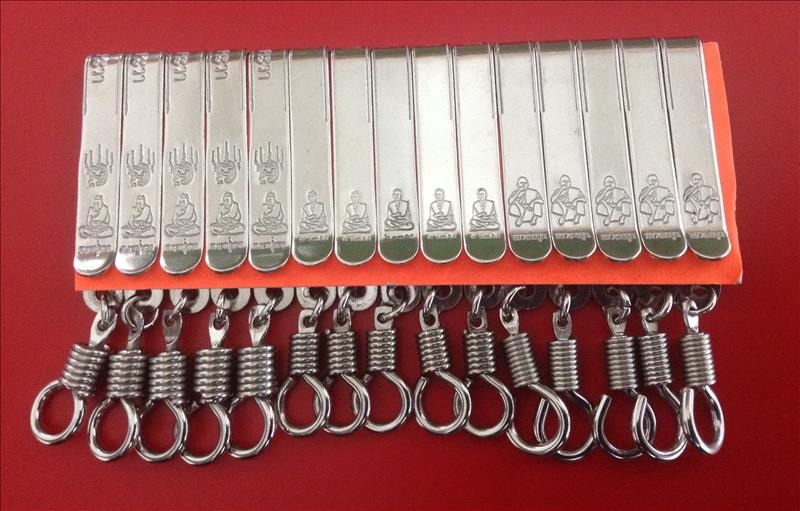 ชื่อพระเครื่อง	125 บาทส่งฟรี ลงทะเบียน แหนบสแตนเลส 3 ลาย สวย ๆ จัด ให้ 15 อัน