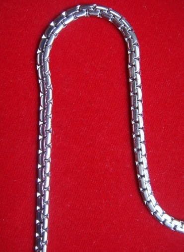 @สร้อยสแตนเลส ลาย ผ่าหวายแบน 3 ห่วง ยาว 26 นิ้ว @