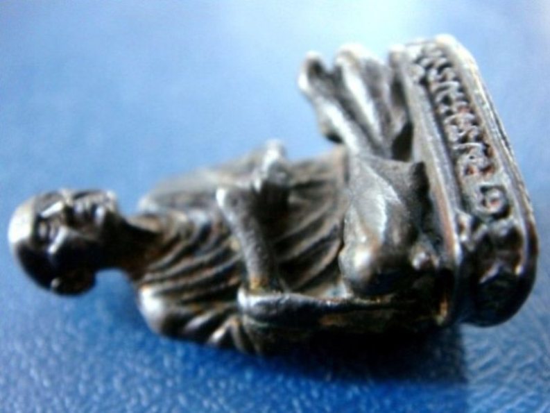 รูปเหมือนสมเด็จพระพุฒาจารย์(โต) พิมพ์ใหญ่ เนื้อนวโลหะ ปี 2517 พร้อมกล่องเดิมๆ พร้อมบัตรรับรองครับผม