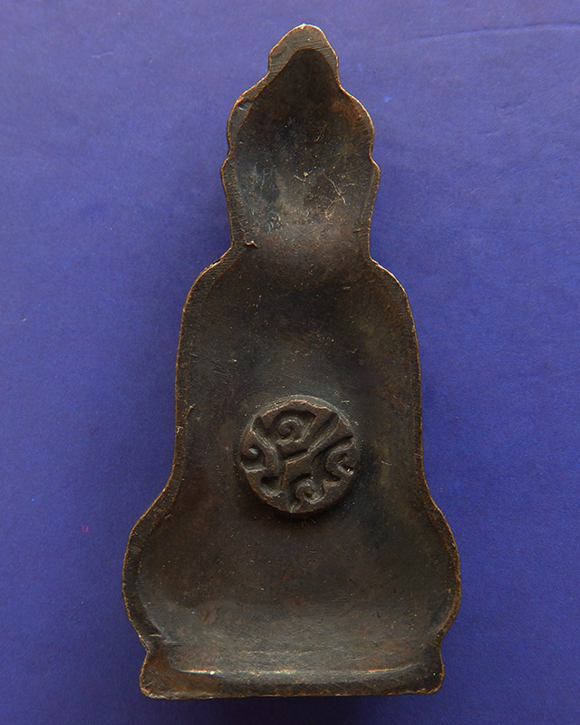 9.พระหูยาน หลังจปร. (รุ่นปืนแตก) วัดราชบพิธ พ.ศ. 2513 ในหลวงเสด็จเททอง เกจิ 108 ปลุกเสกพิธีใหญ่