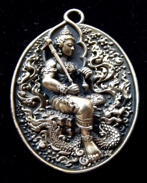 เหรียญมหาเทพวิษณุกรรมประทานความสำเร็จ ออกแบบโดยอ.สุวัฒน์ แสนขัติยรัตน์ เนื้อนวะโลหะ 1321