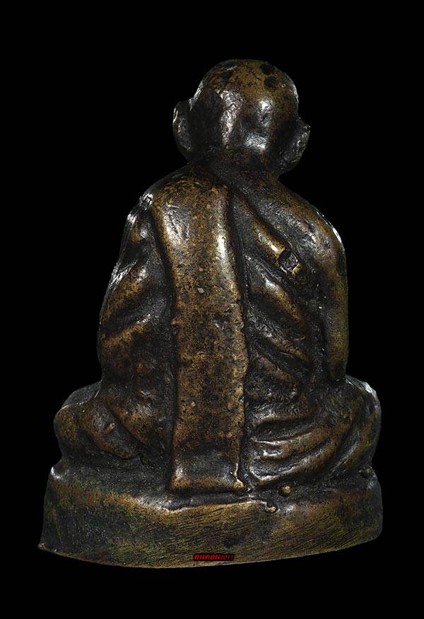 พ่อท่านคล้าย พิมพ์หลังคู้หนังสือชิด ปี 2503 นิยม ตัวจริงเสียงจริง