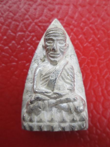 หลวงปู่ทวด พิมพ์เตารีดใหญ่ เนื้อนวะพรายเงิน ปี 2543 (3)