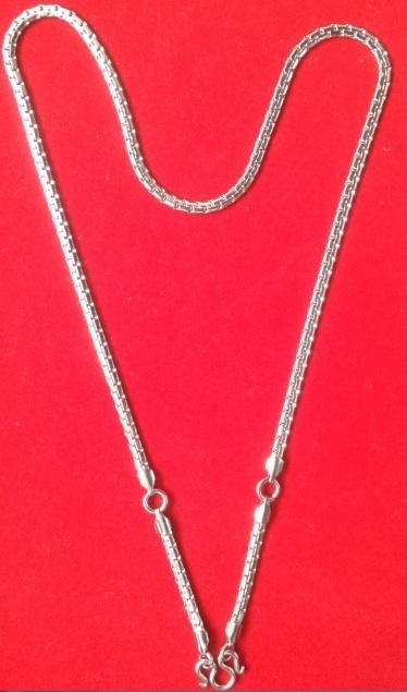  ++++สร้อยสแตนเลส ลาย ผ่าหวายแบน 3 ห่วง ยาว 26 นิ้ว    