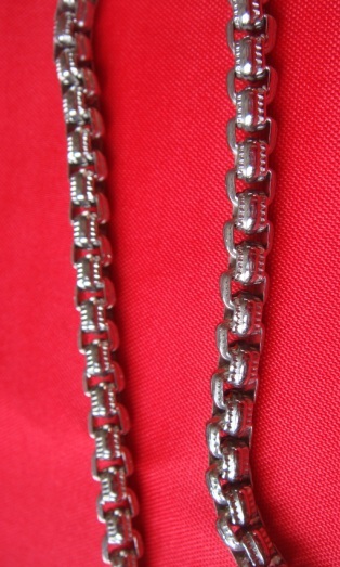 +++++สร้อยสแตนเลส ลาย ผ่าหวายกลมตอกลาย 3 ห่วง ยาว 26 นิ้ว +++++