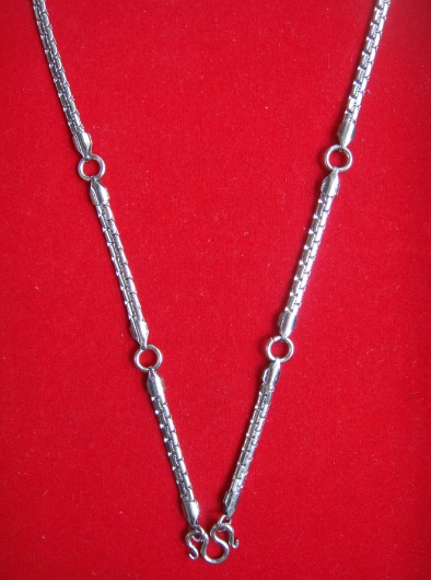 เส้นเล็กน่ารัก @@สร้อยสแตนเลส ลาย ผ่าหวายแบน 5 ห่วง ยาว 28 นิ้ว @@