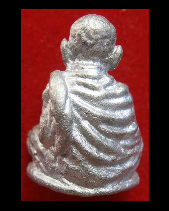 >> เคาะเดียว << พ่อท่านคล้าย รุ่นเสาร์ห้า เนื้อแร่พิมพ์เล็ก >> โอนไป <<