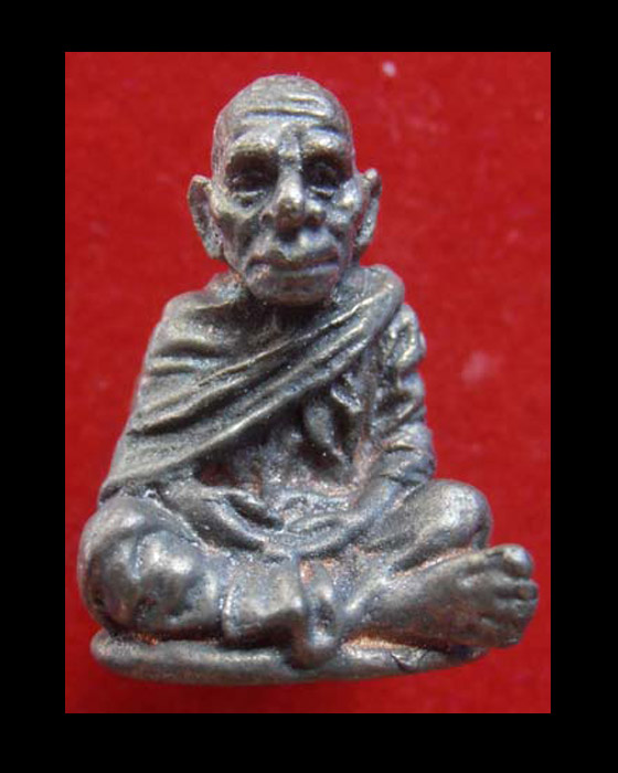 >> เคาะเดียว << พ่อท่านคล้าย รุ่นเสาร์ห้า เนื้อนวะพิมพ์เล็ก >> โอนไป <<