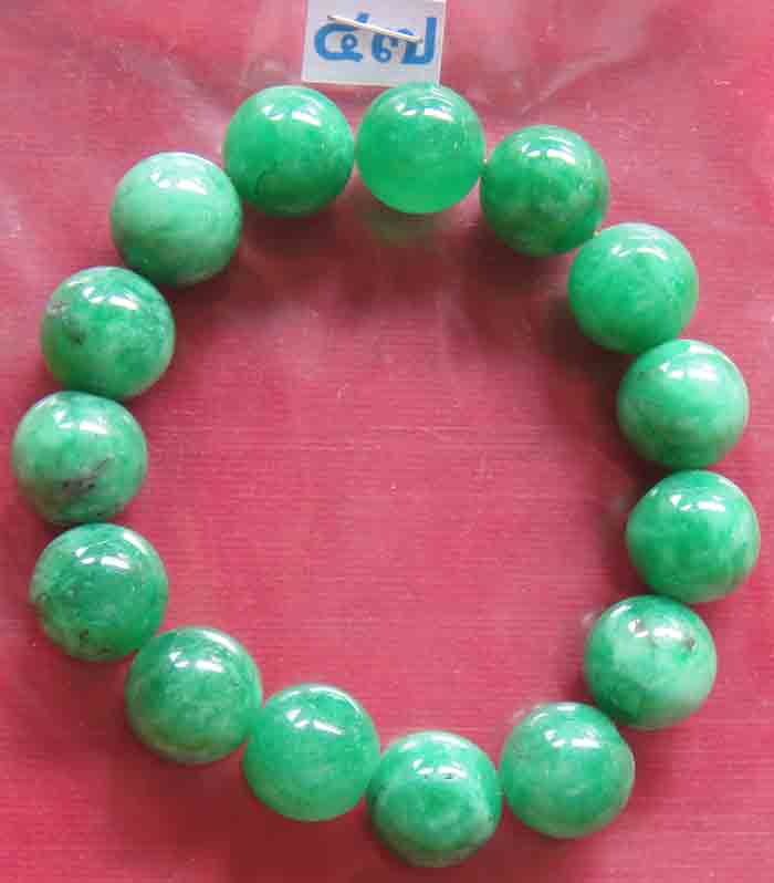  (((วัดใจเคาะเดียวแดง)))กำไลข้อมือหินสีอัญมณีสีเขียวมรกต แก้ปีชง 2558 ขนาด 13 ม.ม. สวยจริง ถูกกว่า..