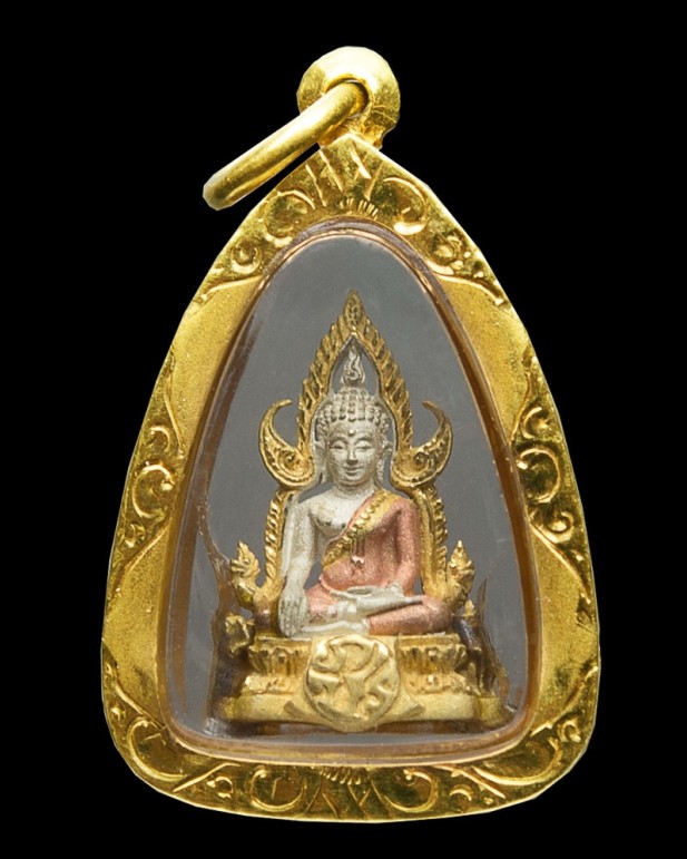 พระพุทธชินราชภปรเนื้อสามกษัตริย์1/4นิ้วผสมมวลสารเบญจภาคีสมเด็จจิตรดามีเส้นพระเจ้าในหลวง เลี่ยมทองสวย