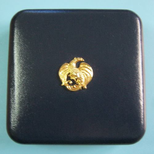 เหรียญขัดเงา 100 บาท  ที่ระลึกเนื่องในการประชุมสมัชชาลูกเสือโลก ครั้งที่ 33