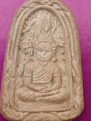 ***เคาะเดียวแดง**รูปเหมือนฤาษี เนื้อดิน (ไม่ทราบที่)