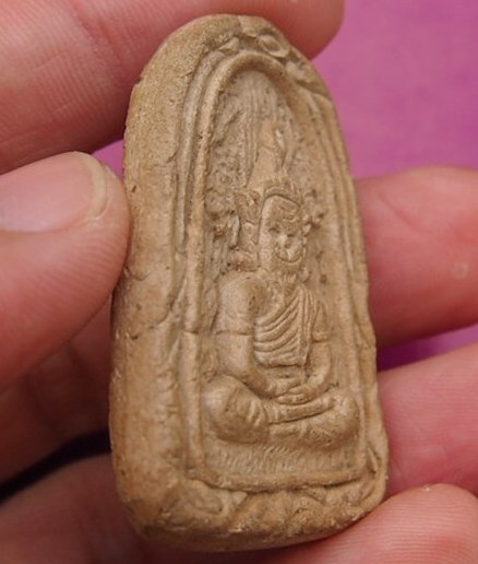 ***เคาะเดียวแดง**รูปเหมือนฤาษี เนื้อดิน (ไม่ทราบที่)