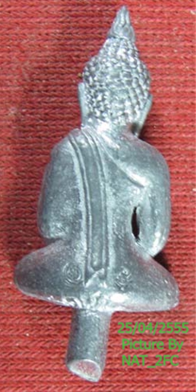 พระยอดธง เลื่อนสมณศักดิ์ รุ่น๑ หลวงพ่อตัด วัดชายนา จ. เพชรบุรี เนื้อขี้นกเขาเปล้า ตอก2 โค้ต+กล่อง