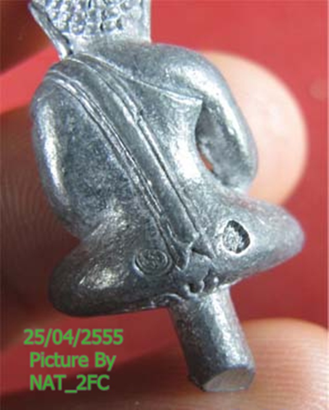 พระยอดธง เลื่อนสมณศักดิ์ รุ่น๑ หลวงพ่อตัด วัดชายนา จ. เพชรบุรี เนื้อขี้นกเขาเปล้า ตอก2 โค้ต+กล่อง