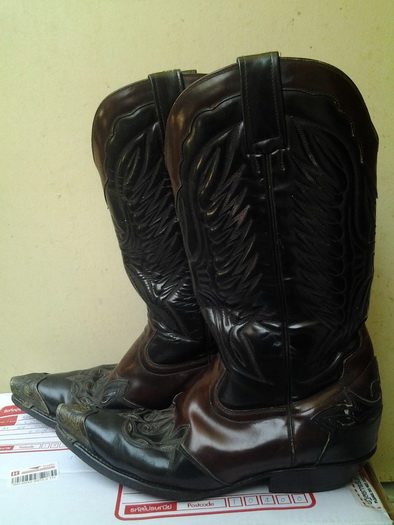 รองเท้าบู๊ทคาวบอย 