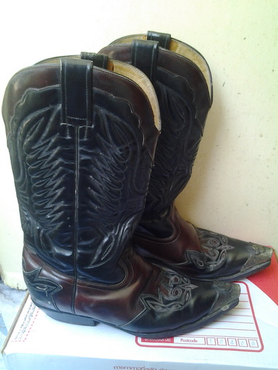 รองเท้าบู๊ทคาวบอย 