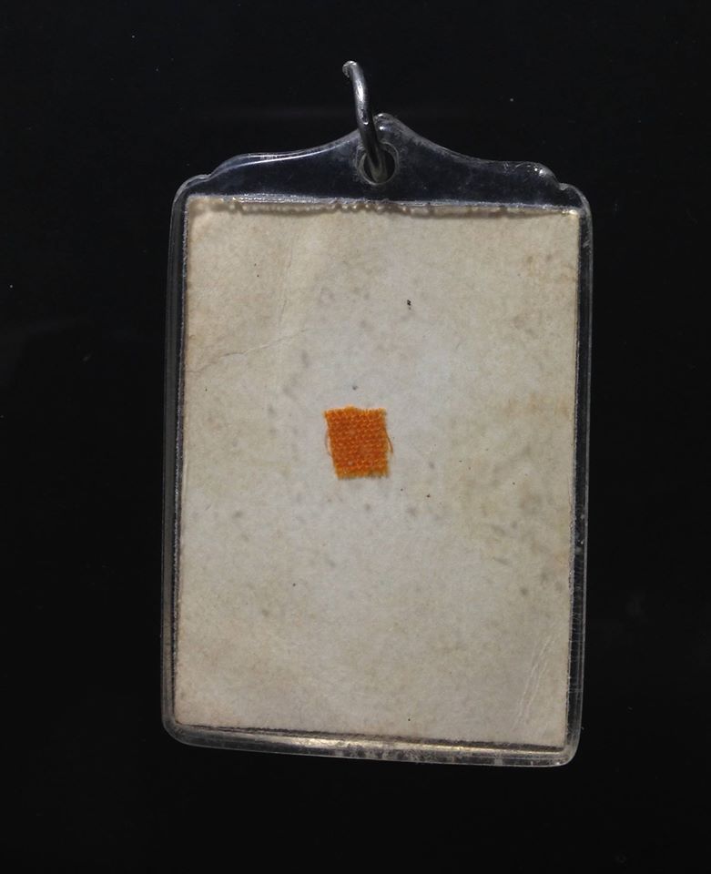 ภาพถ่ายท่านเจ้าคุณนรฯ ติดผ้าจีวร เก่าครับ