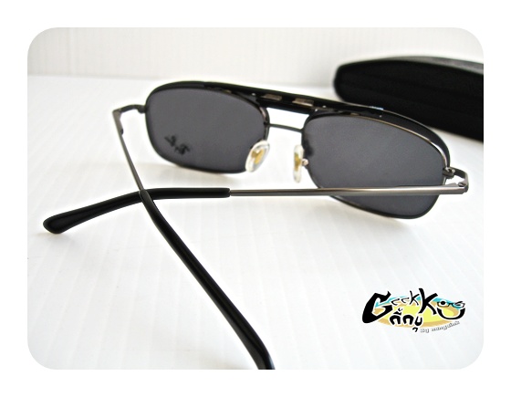 กรอบแว่น Ray Ban คลิปออน ตัวคลิปมีน้ำหนักเบาครับ กรอบเต็มสีกัน(ดำ-เทา)