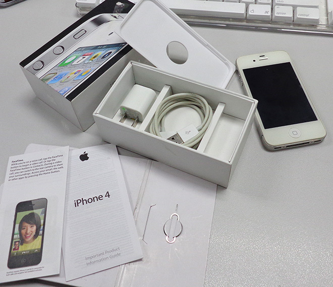 iPhone4 ของแท้ 16GB สีขาว สภาพสวยเทพ มีกล่อง  พร้อมอุปกรณ์