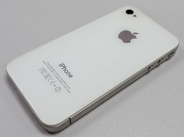 iPhone4 ของแท้ 16GB สีขาว สภาพสวยเทพ มีกล่อง  พร้อมอุปกรณ์